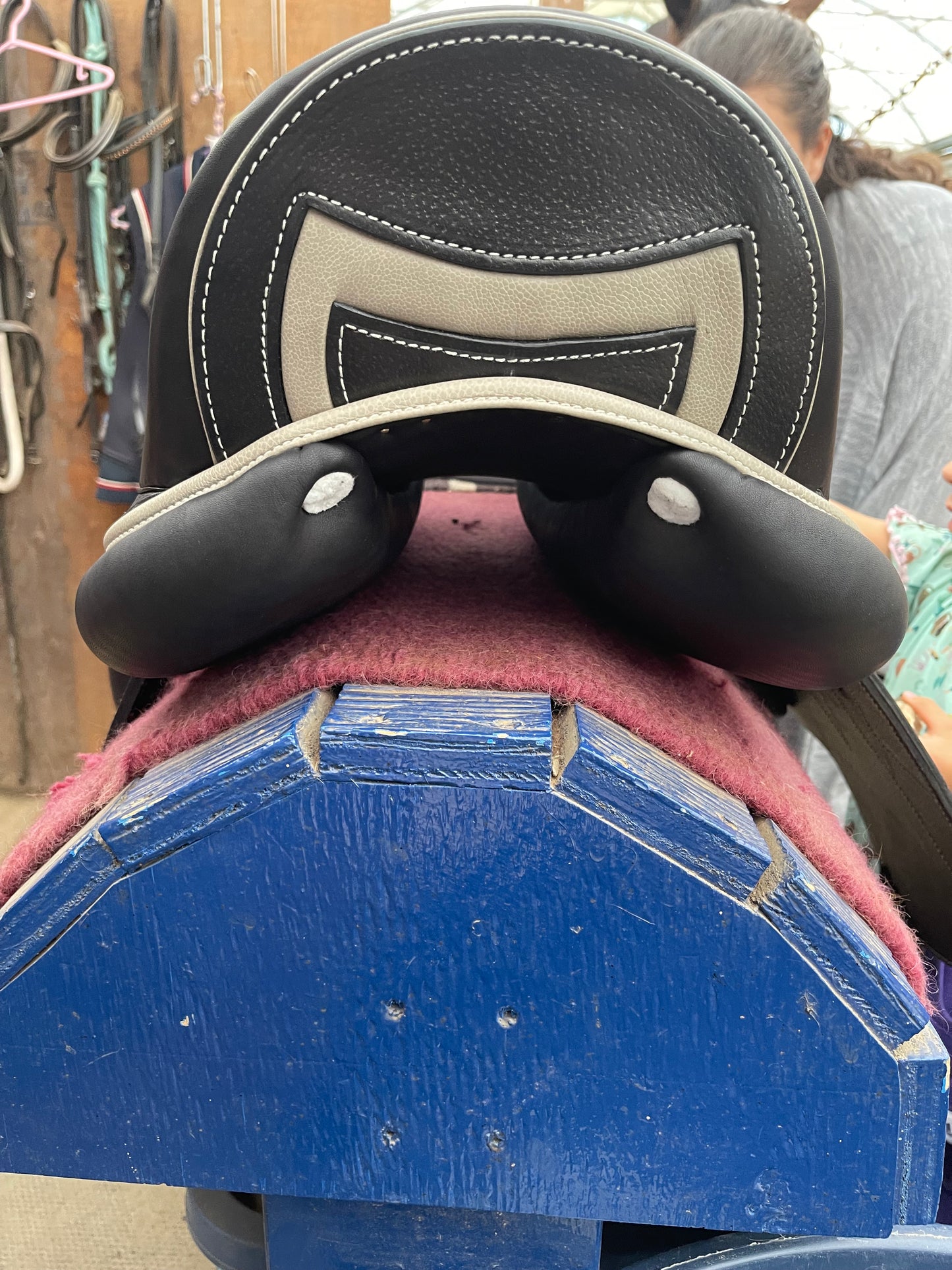 MAYGAN single flap dressage saddle
