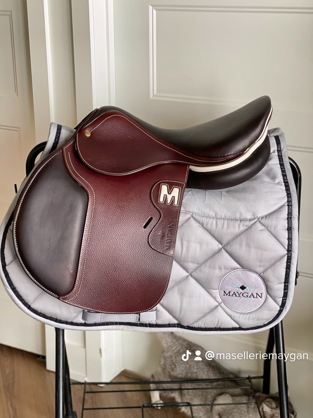MAYGAN grained obstacle saddle