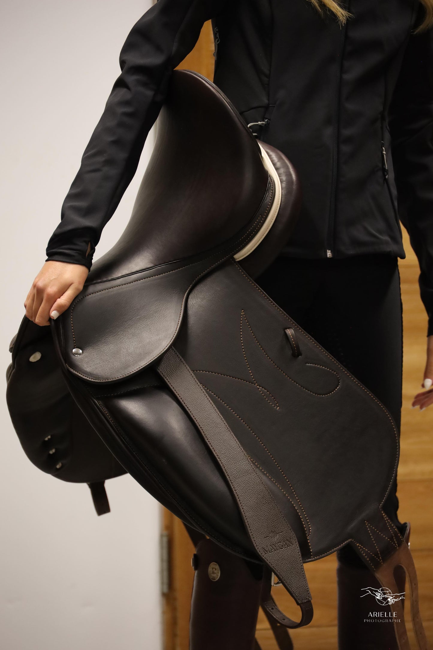 MAYGAN single flap dressage saddle