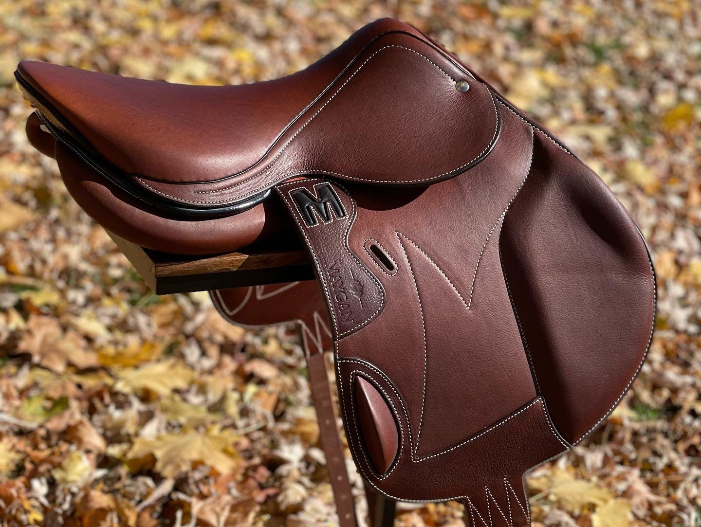 MAYGAN mono flap jumping saddle