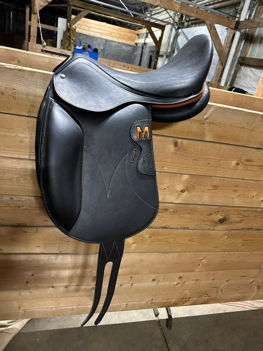 MAYGAN single flap dressage saddle