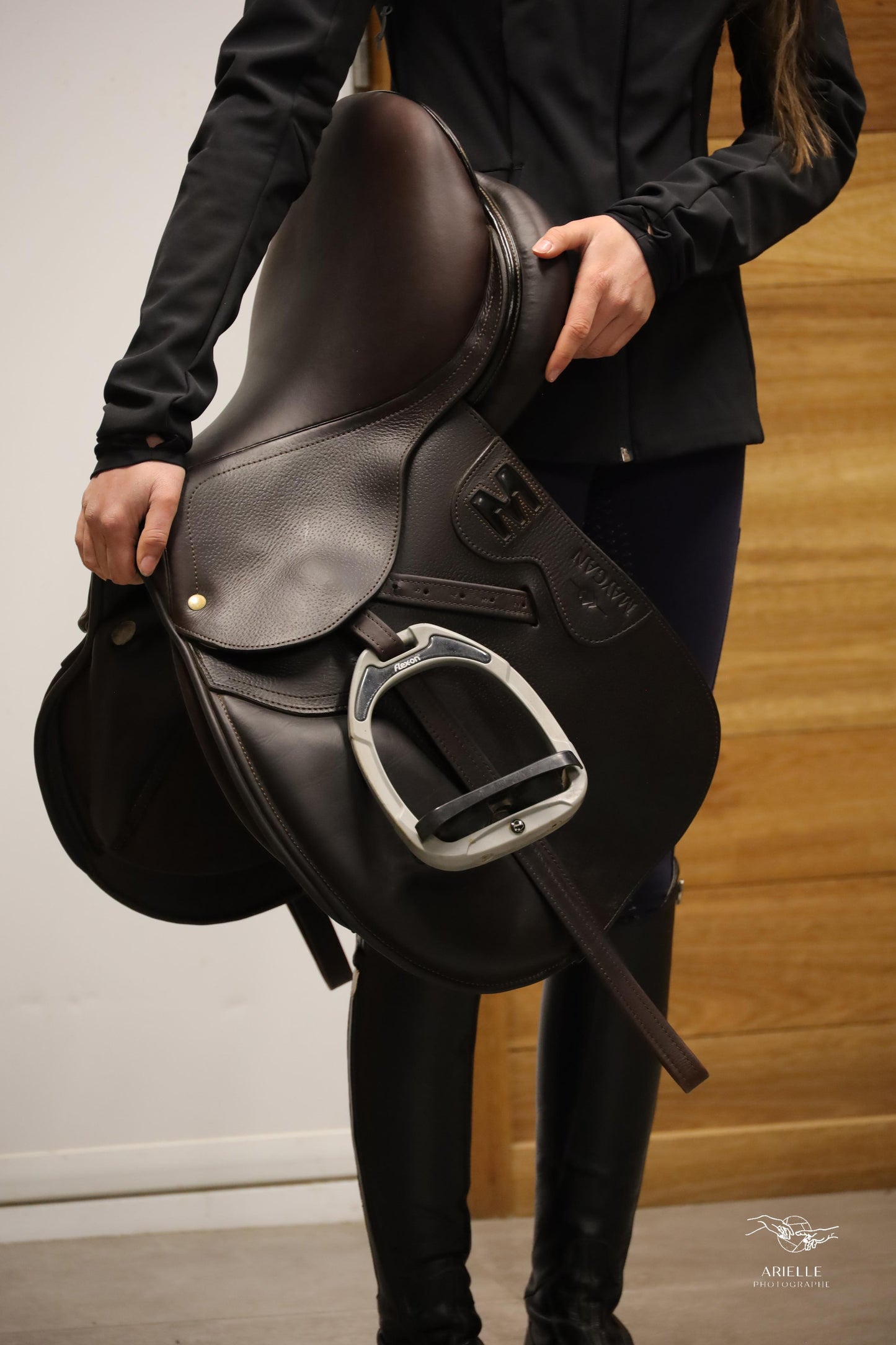 MAYGAN grained obstacle saddle