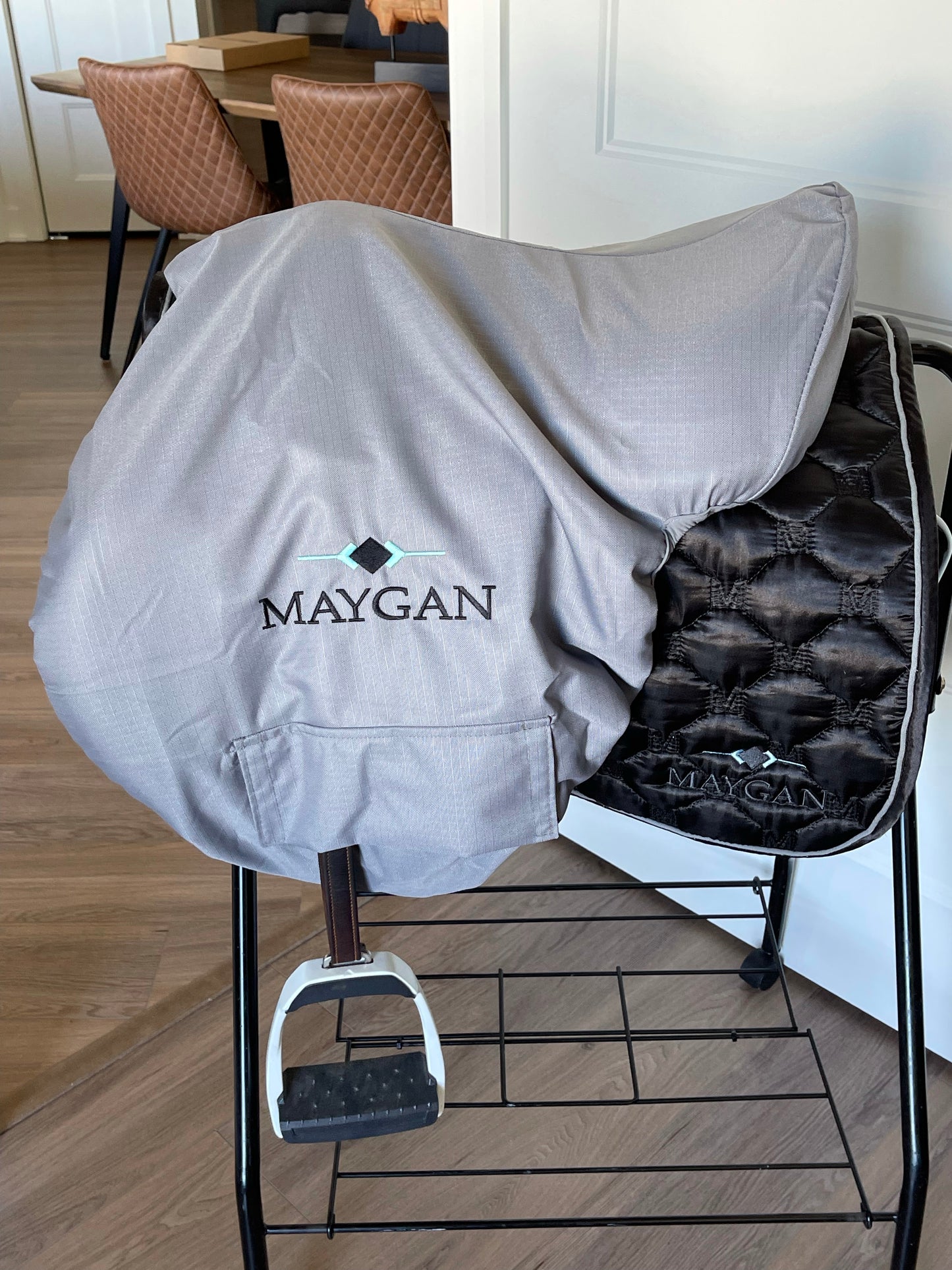 Couvre selle MAYGAN Obstacle et Dressage